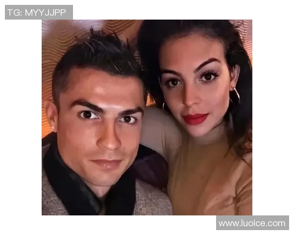 C罗球星头像足球情头图片展现强大魅力与荣耀风采