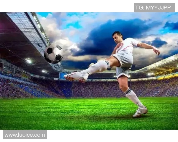 足球巨星射门瞬间定格完美瞬间展现力量与技巧 足球巨星射门瞬间定格完美瞬间展现力量与技巧