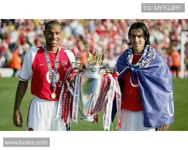 天下足球特别盘点曾因犯罪丑闻而备受争议的十大足坛巨星故事 天下足球特别盘点曾因犯罪丑闻而备受争议的十大足坛巨星故事