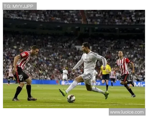 小马足球球星崛起记：从草根到顶级联赛的传奇之路